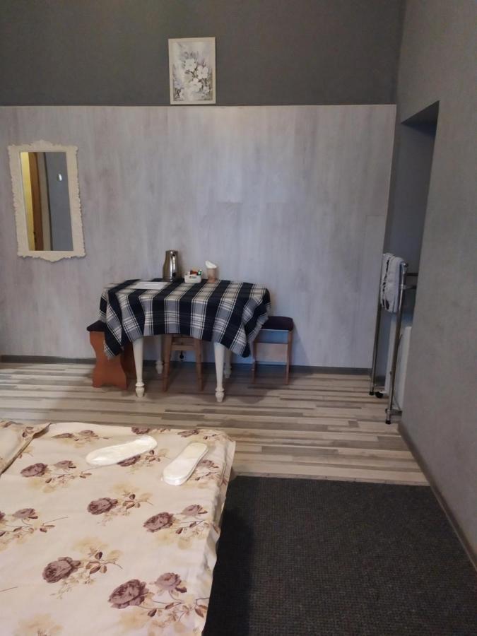 Mini Hotel Na Gasheka Kiev Bagian luar foto
