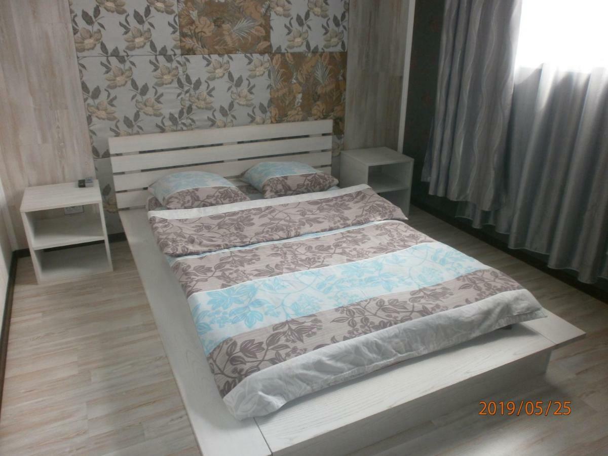 Mini Hotel Na Gasheka Kiev Bagian luar foto